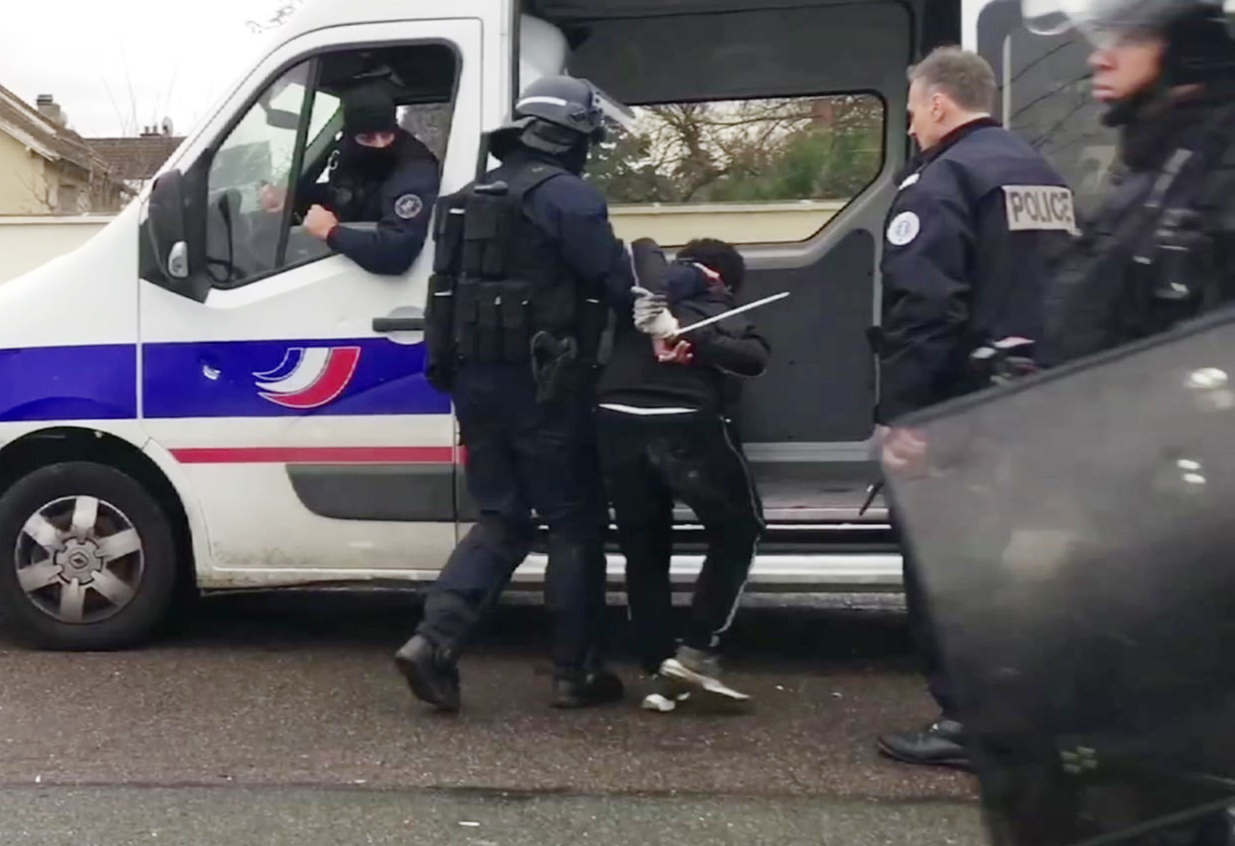 France girds for weekend protests, fearing more violence